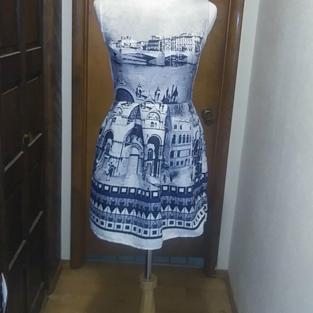 Girl's dress